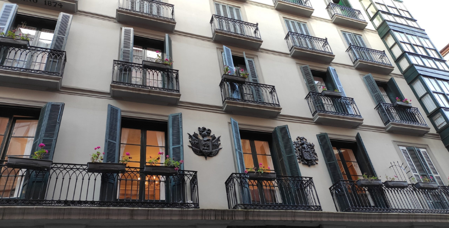 fachada residencia el arenal